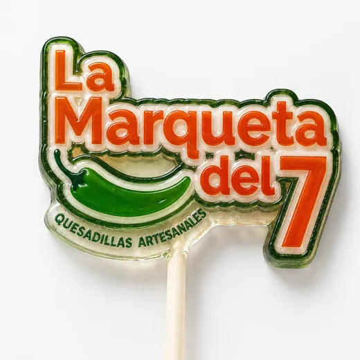 Paleta de caramelo con el logo de La Marqueta del 7, quesadillas artesanales